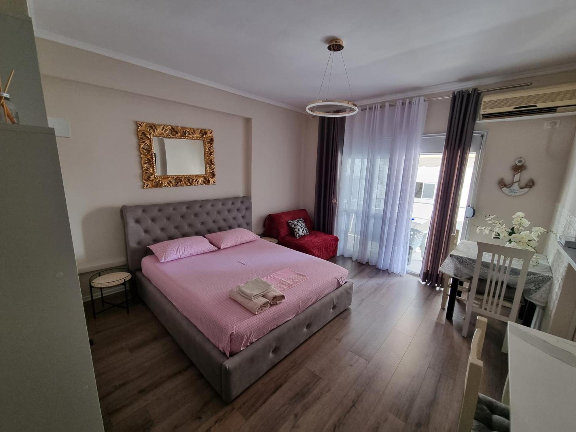 Leilighet Alti Beachfront Apartments Vlorë